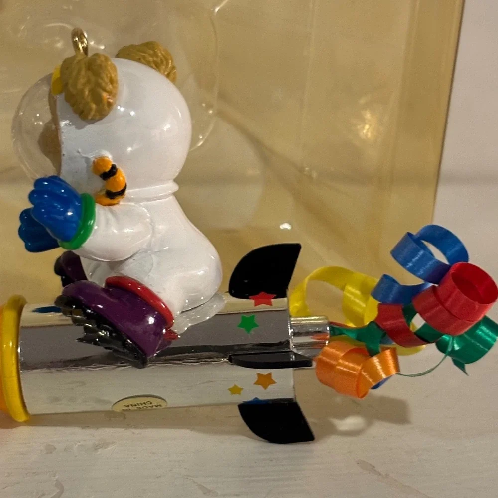 Carlton Cards Heirloom Ornament 2000 Astronaut Bear Rocket Time Capsule CXOR-304